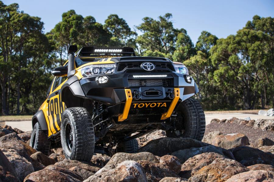  Toyota Hilux Tonka Concept 2017 года  (фото 2 из 40)